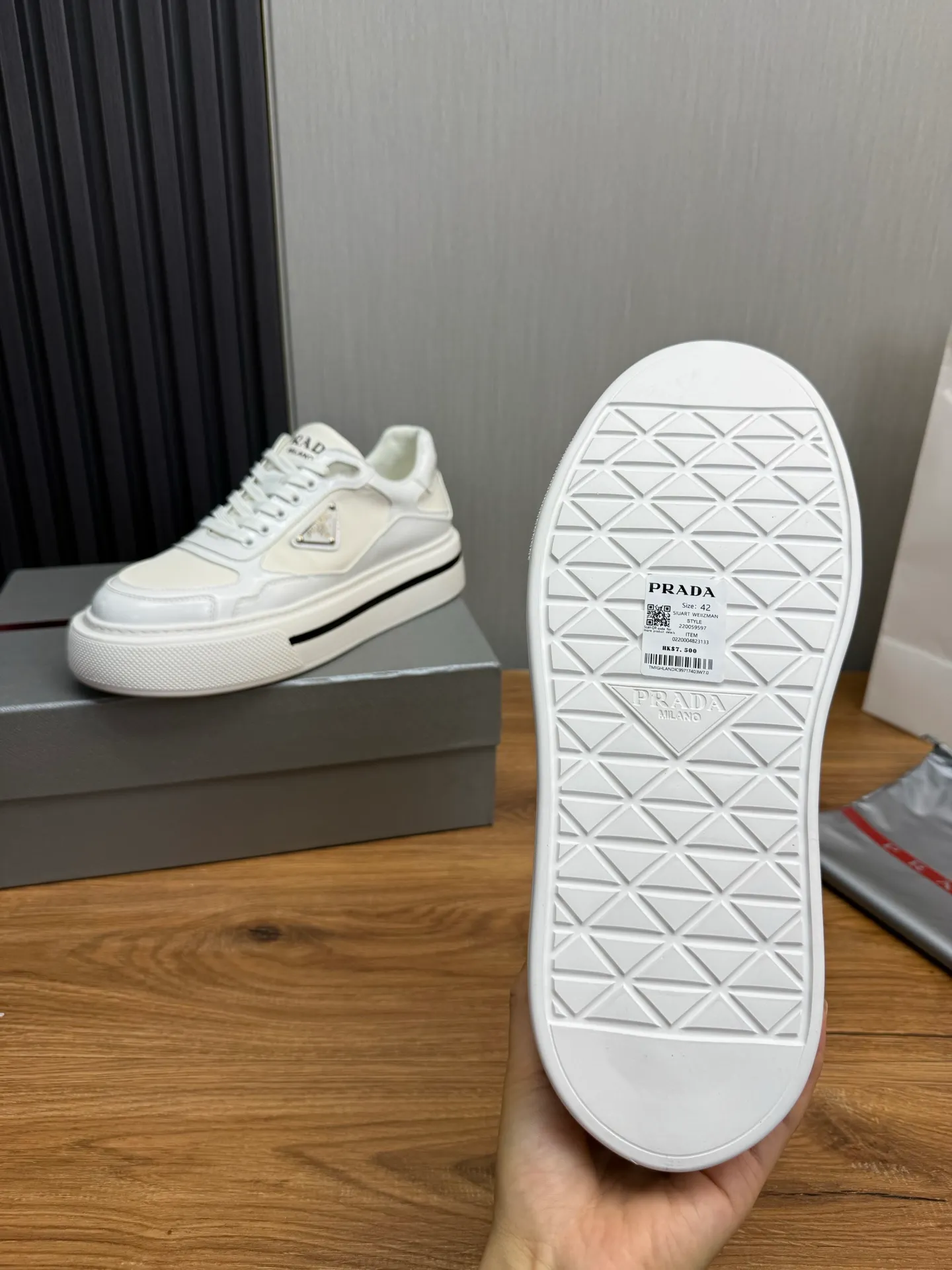 Men's shoes 💰580💰 [PRADA] Hot-selling men's shoes shipped 👏Official website synchronized ⬆️ Original cowhide fabric + cowhide lining, cowhide feet 🐮 1:1 shipment ✔️Original original sole, 38-45 (45. Customized, non-refundable)